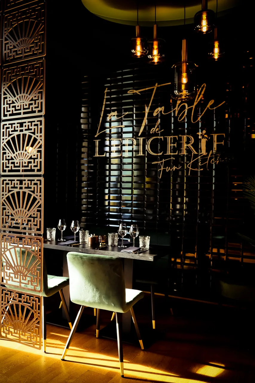 Le mur signature de La Table de l'Épicerie à Mondercange