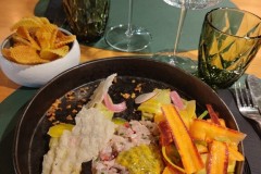 Tartar-de-Bar-Legumes-acidules-fruit-de-la-passion-.resized